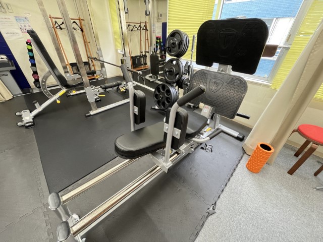 http://新宿店のレッグプレス